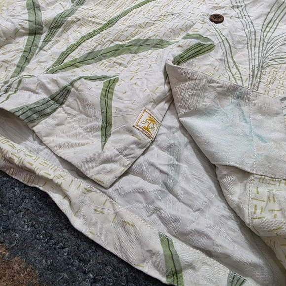 Lot of 3 Tommy Bahama Mens M Silk Linen Camp Hawaiian Shirts Tropical - Picture 9 of 16
